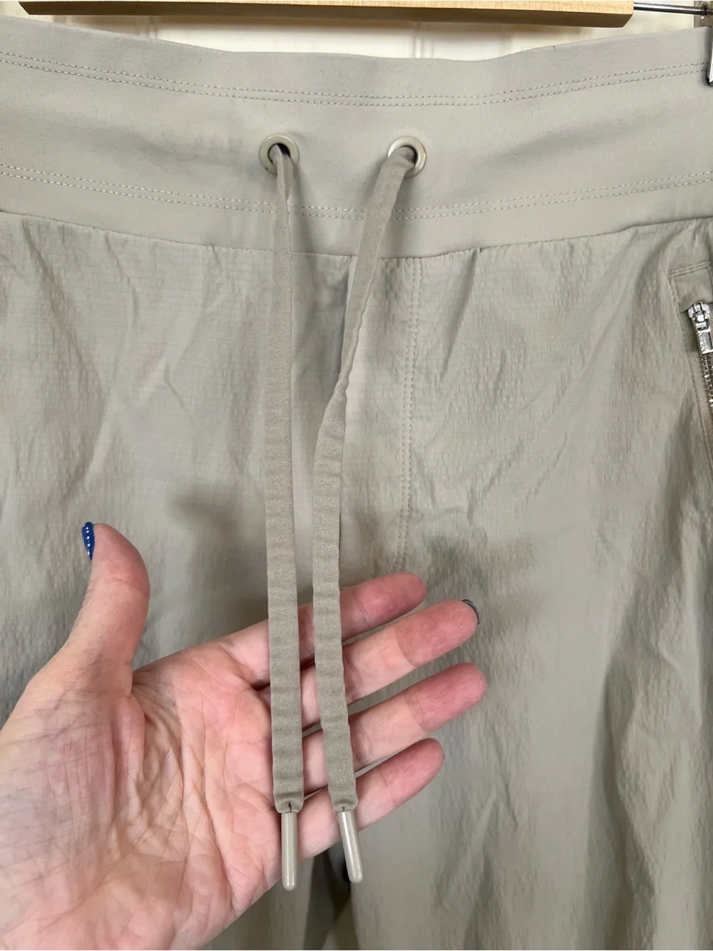 Athleta Trekkie North Jogger Pants Size 12 Taupe Zip Pockets